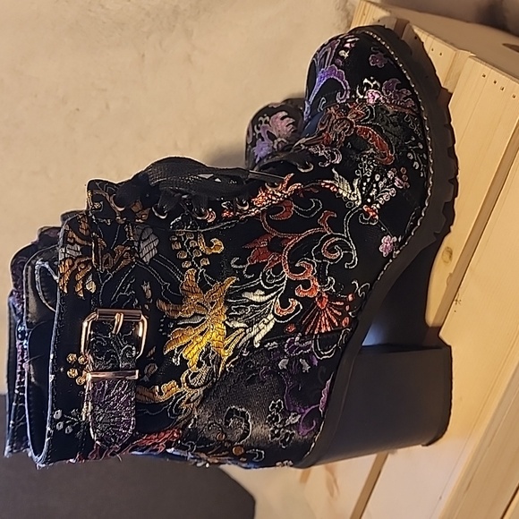 Diba Carryn Black Colorful Floral  Embroidery Heeled Boots - 8.5 - Picture 3 of 5